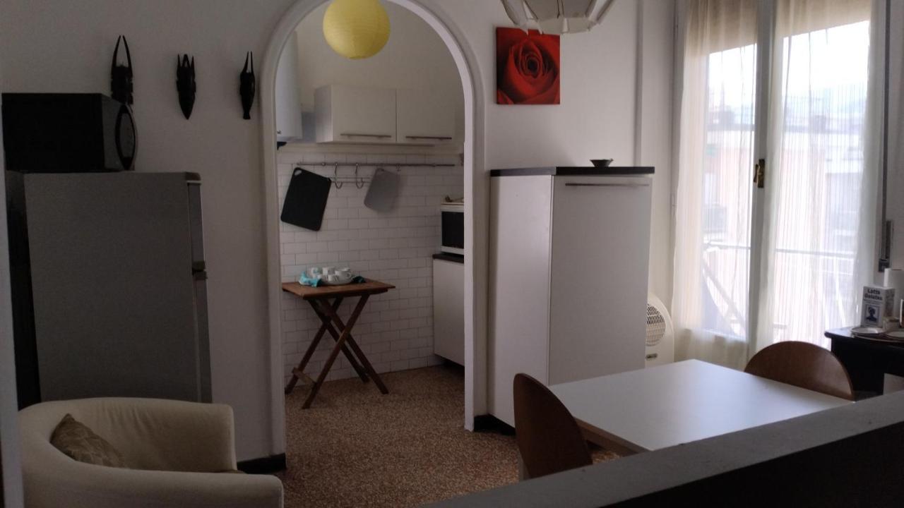 Trilocale Cecilia'S Studio Genua Buitenkant foto